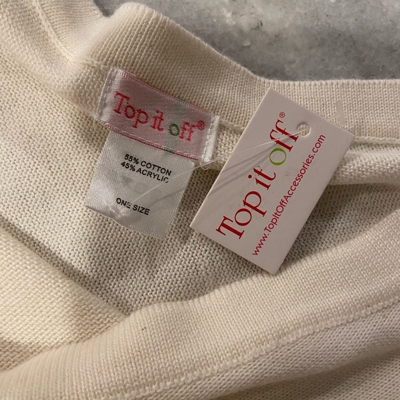 NWT Top It Off Cream Knit Pullover Poncho Shawl Brown Faux Leather Dog Cat Paw - Picture 9 of 9